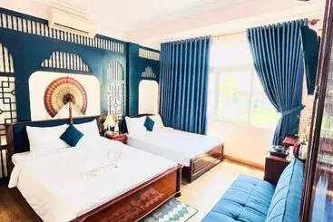 Hotel Hue Pink Lotus