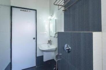 Отель Om Executive, Satara