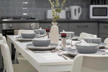 Apart Hotel `isimi Luxurious 4 Bed 4 En Suite House Cumbria