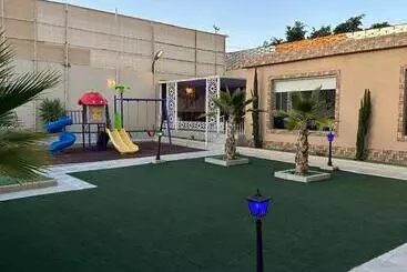منتجع وشاليه فاملي ستار