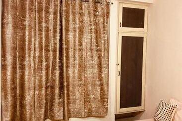 Hospedaria Tutee Homes Viraj