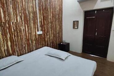 Majatalo Sitaram P Guest House
