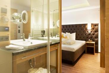 בית מלון כפרי Alpvita Piz Tasna