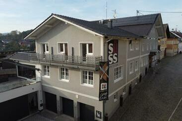 Hotelli Gasthof Süss