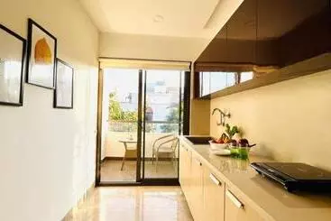 Hotel Bluo Studio3 Dlf Cybercity   Balcony, Gym Tt, Lift