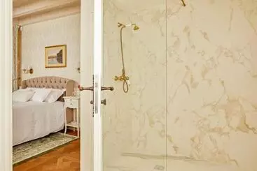 ベッドアンドブレックファースト Château Et Relais De Clotte