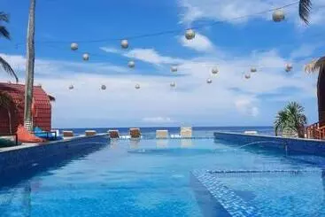 Hotel Shava Beach Resort