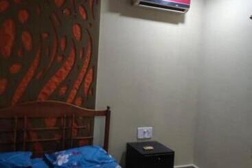 تختخواب و صبحانه India Mirage