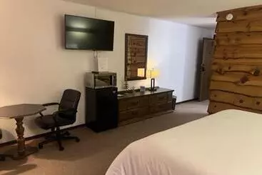 ホテル Bridge Inn Tomahawk   1st Floor,1 King Bed,1 Reclining Chair, Walkout, River View