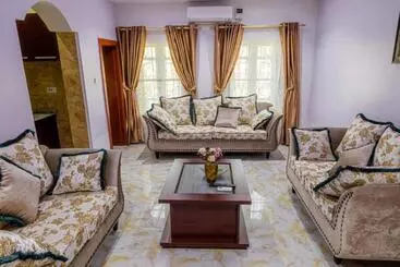 هتل Alheri Royal Apartment