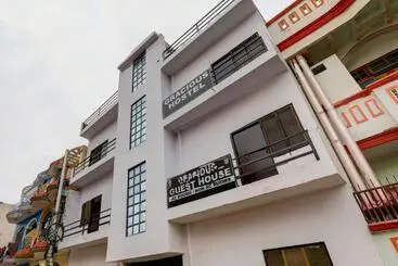 Hotel Gracious Guest House