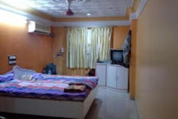 Rajdhani And Guest House Gujarat Best Family Hotel In Halol Near Pavaghad And Halol Gidc