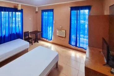 Szálloda Reddoorz @ D Little Egg Hostel Pangasinan