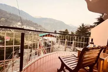 Hotel The Nest With Open Rooftop Cafe Mecleodganj