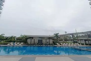 アパートホテル Mesavirre Garden Residences