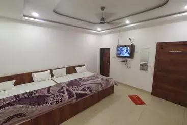 Pensione Aadesh Bhakt Niwas