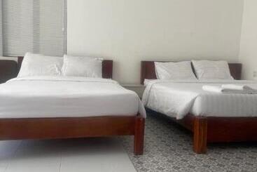 פנסיון Phnom Penh Grand House