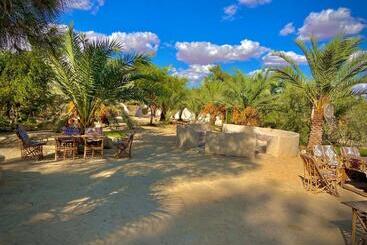 هاستل Oasis Hot Spring