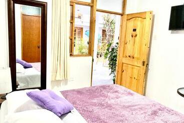 هتل Garden House Ica