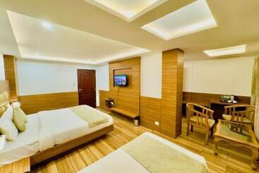 Hotel Green Near Drc Paid Parking