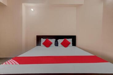 בית מלון כפרי Super Oyo Flagship Moyong Homestay