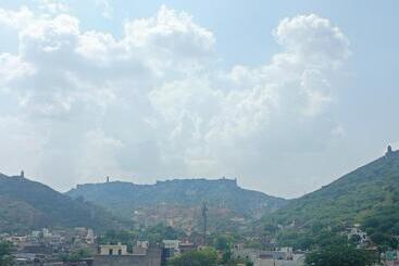 酒店 The Crown Amer