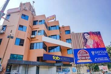 בית מלון כפרי Fabexpress Sathvik Executive