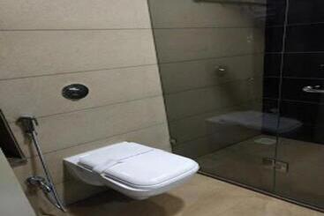 Hotel Lemon Grass   Kudal