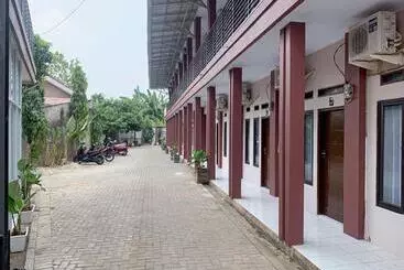 ホテル Reddoorz Near Fkip Untirta Serang