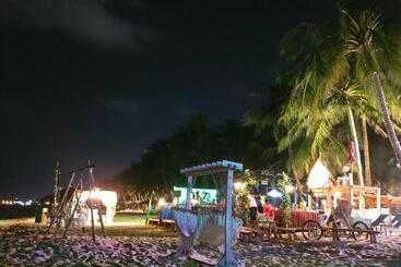 Pension Victoria Guest House 63 Tran Hung Dao 1 Minute Walking To Beach