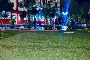 هتل Hôtel Des Frères Bouaza