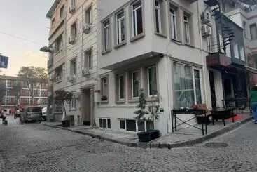 Hotel Sand Door
