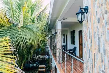 هتل Y Restaurante 7 Mares