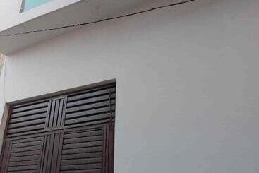 فندق Apna Guest House And