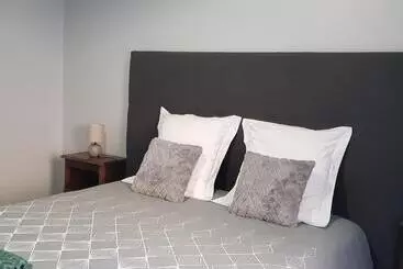 Pensiune Maison D Hôtes Tranquille Près Du Mans Avec Piscine, Jardin, Parking Sécurisé, Et équipements Comple