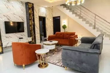 پانسیون Orange; 3units Of A 3bedroom Apartment
