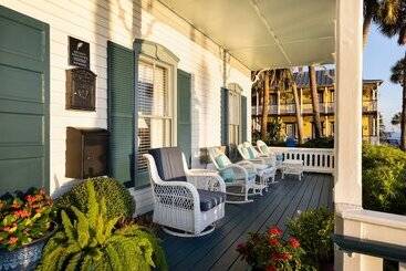 Otel Bayfront Westcott House Bed & Breakfast
