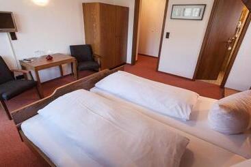 Hotel Gasthaus Zum Hirsch