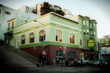 هتل Green Tortoise Hostel