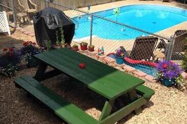 فندق Shady Acre Inn And Suites