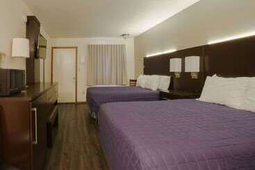 Hotelli Shady Acre Inn And Suites