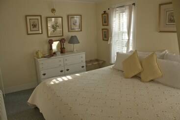 בית מלון כפרי The 1720 House