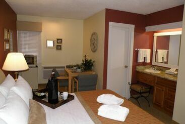 The River's Edge Motel Lodge & Resort