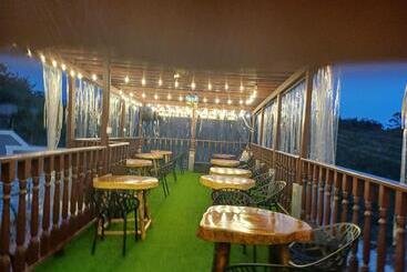 Eve S Hills Hotel. Larteh Akuapem