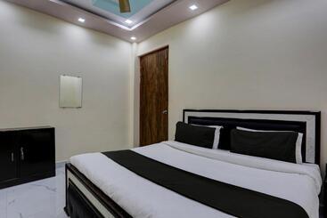 Oyo Flagship Hotel Omex