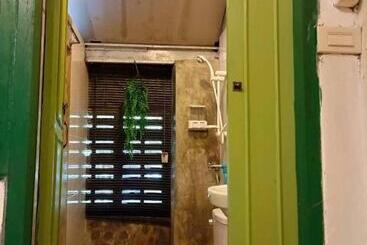 ユースホステル Fluid Phuket