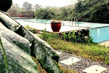 Resort Villa Wodeyarmutt By The River