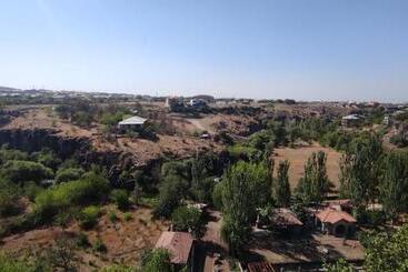 هتل آپارتمان Ashtarak Tun