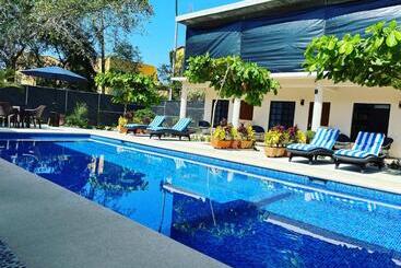 Natura Hotel & Villas