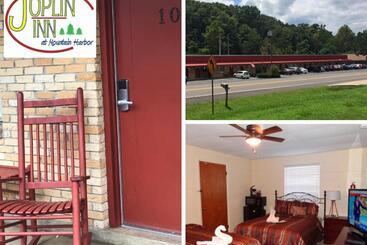 Ji1, King Guest Room At The Joplin Inn At Entrance To The Resort Hotel Room